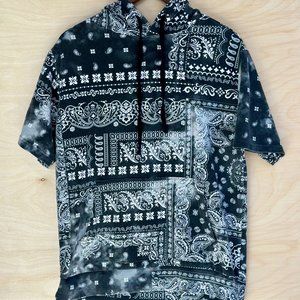 No Boundaries Tie Dye Short Sleeve Sweatshirt Hoodie Shirt Top Size M